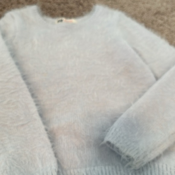 Faux fur sweater skirt outfit beating light blue H&M size 4-6 - Picture 2 of 4